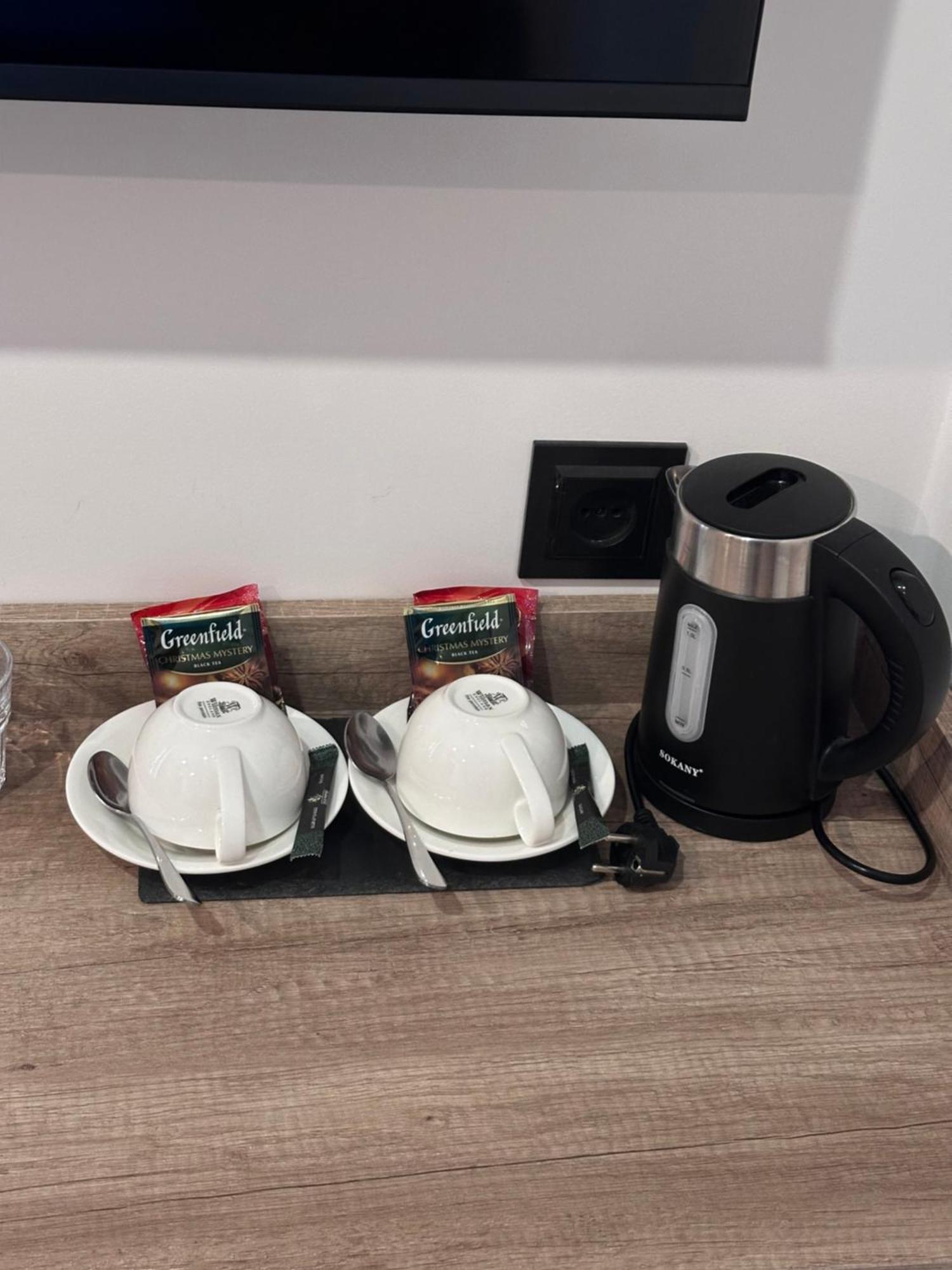 Garden Lounge Hotel 耶烈万 外观 照片
